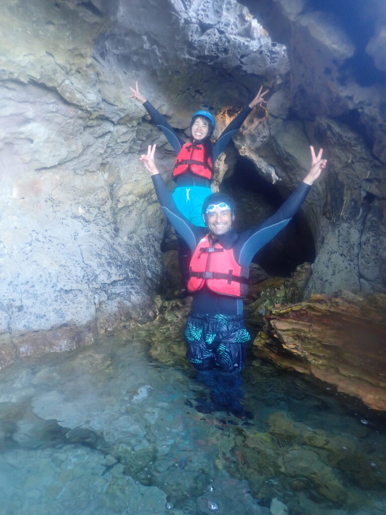 Coasteering across the caves of Algarve!