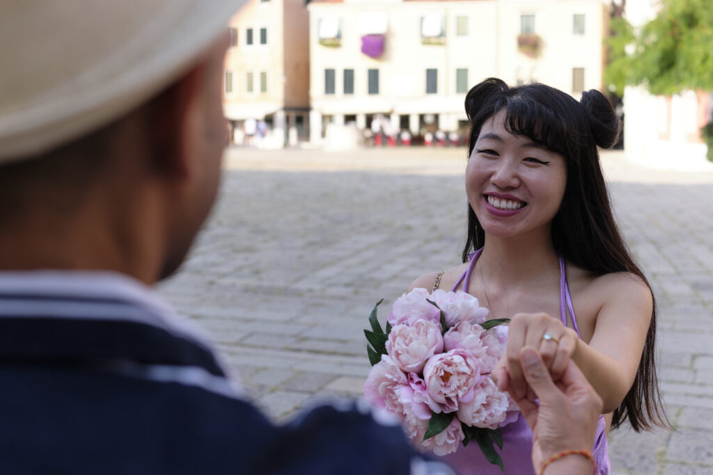 romantic couple photoshoot spots in Venice Italy