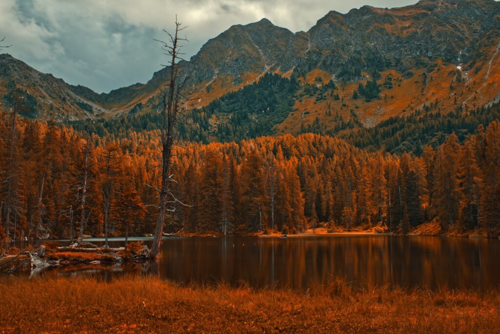 Seattle best lakes with fall colors