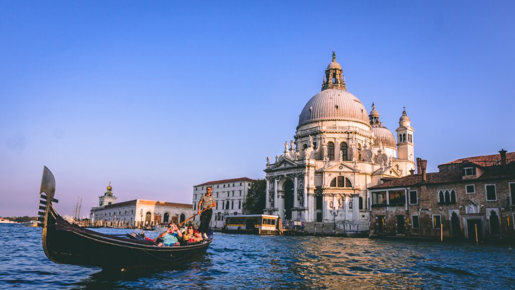 How to book a gondola ride in Venice - everything you need to know about how to book a gondola ride