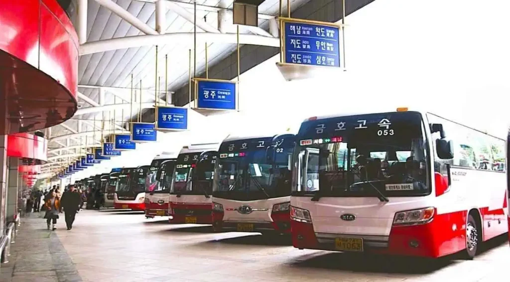 At Seoul Express Bus Terminal bus to board the bus from Seoul to  Seoraksan National Park