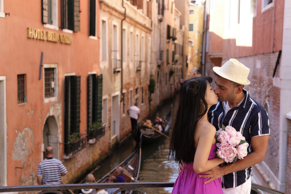 Couple shows us the best Venice itinerary and romantic photoshoot locations